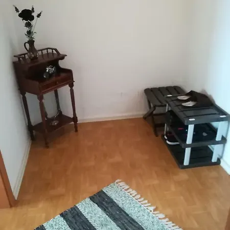 Apartment Juri-gagarin-ring Ferienwohnung