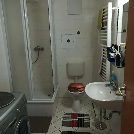 Apartment Juri-gagarin-ring Ferienwohnung