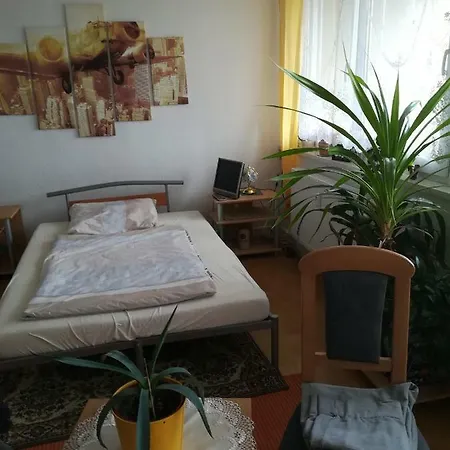 Juri-gagarin-ring Ferienwohnung Apartment *
